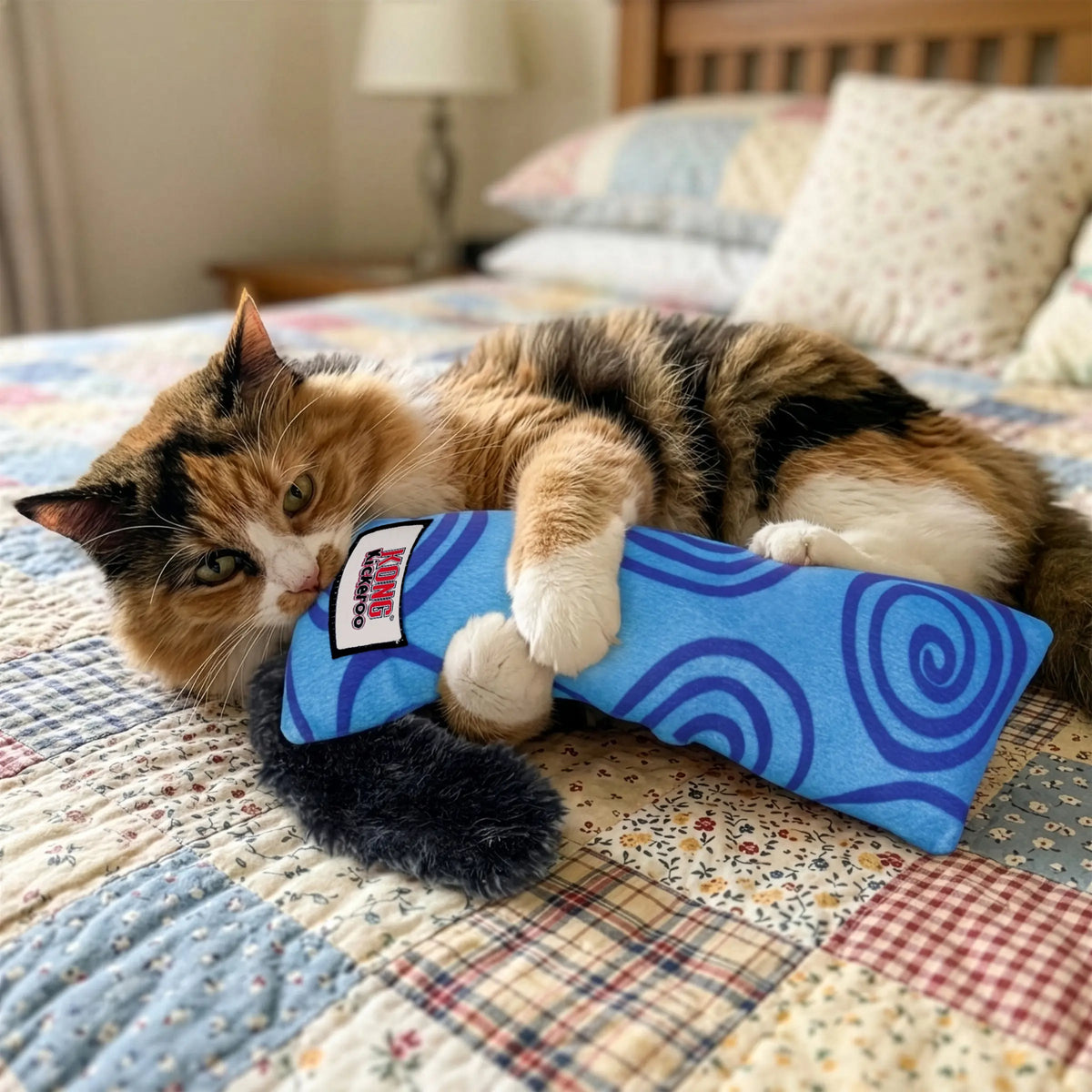 KONG Kickeroo Swirl Cat Toy - Assorted Colors