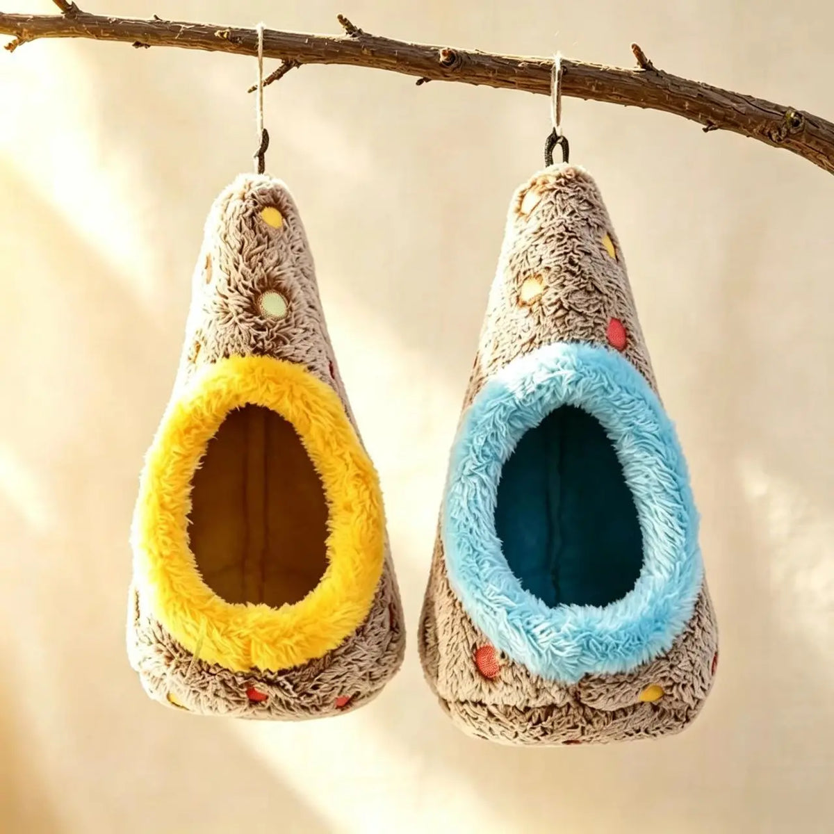 Egg-Shaped Plush Fabric Hanging Nest - Cozy Warmth Winter Birdcage Sleeping Bed for Small-Medium Pet Parrots